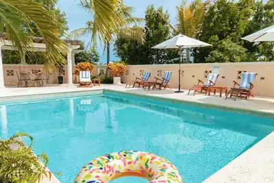 Villa Rosso Di Sera: 2 Minute Walk from the Beach