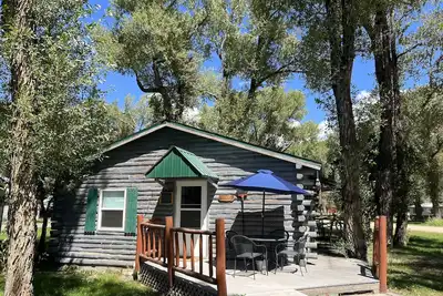 Image de Cozy 2-bedroom Wyoming Cabin with deck and firepit