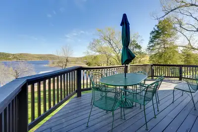Image de Relaxing Lakeview Retreat in Reeds Spring w\/ Deck