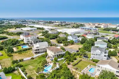 Image de Wonderful Coastal Getaway with Ocean Views, Private Pool, Two Decks & Fast WiFi