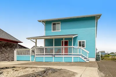 Image de Lovely ocean-view cottage next to Nye Beach access - Ev charger on-site