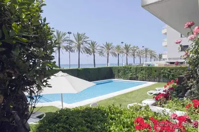 Image de Maricel Apartment - right on the beach