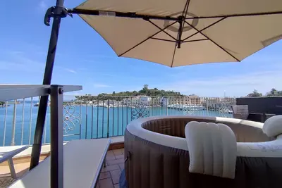 Image de ExclusiveHoliday Porto view 5 mt from the sea Jacuzzi pool near beaches
