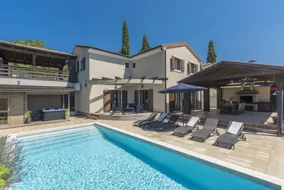 Image de Villa Dali with whirlpool, sauna and 5 bedrooms