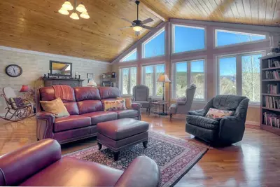 Image de Two Homes in the Same Building - Hot Tub - Minutes to Downtown Durango