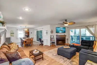 Image de Pelican Pointe 2c Spacious, Beachside unit, Beautiful Updates