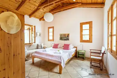 Image de Self catered villa with large veranda and garden with hammock near the beach.