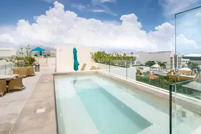 Image de Anah Deluxe 2br with Rooftop Views, Gym & Parking!