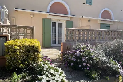 Image de Maison Climatisée à 2 Pas de la Plage avec Piscine et Parking Privé, 6 Couchages - Gruissan