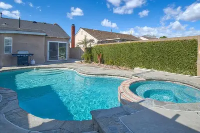 Funtierland + Mando's Hideaway + Pool and Spa + Pet Friendly + Minutes to Disney