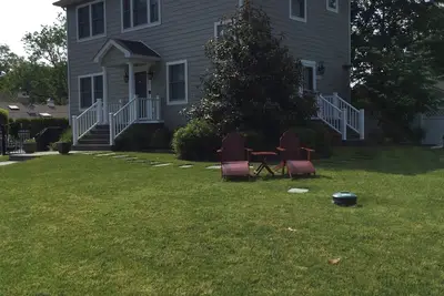 Image de Beautiful home minutes away from village, restaurants, beach, and wineries!