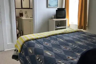 Image de Super Rates! Cozy Main St Apartment
