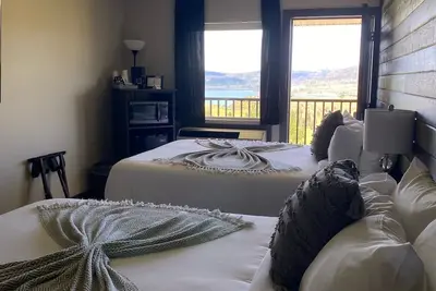 Image de Wake to the best view on the lake! !