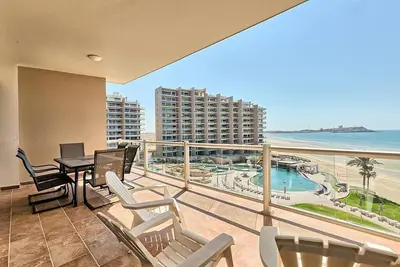 Image de Las Palomas Beachfront Bliss! Stunning Ocean Front Views, Stunning Ocean Front Views at Las Palomas!