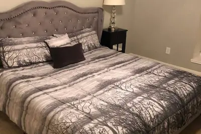 Image de Spacious 3 Bedroom 4 Bed Med Ctr Apartment Home