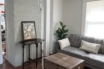 Image de Getaway Country Cottage - Entire house - Unique Find \/Outdoor Decking