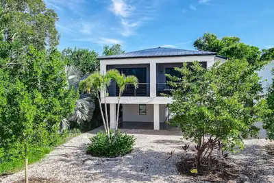 Image de Snowbird-Friendly Home with Central Ac, High-Speed WiFi, and Washer/Dryer