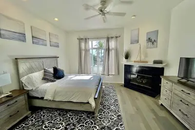 Image de Beautiful La Jolla Village Home, Sleeps 9
