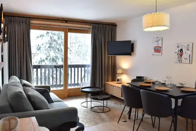 Image de Charmant T3 avec balcon, ascenseur et piscine en été, proche pistes et centre, idéal pour 6 pers.