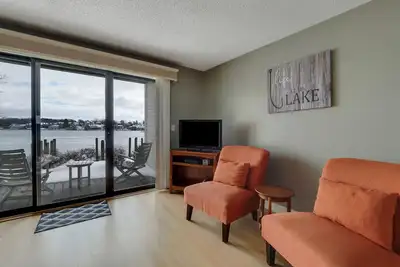 Image de Private Balcony | Lake Charlevoix Downtown Charlevoix | Pool, Hot Tub, Sauna