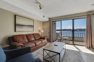 Image de Bright & Airy Lake Charlevoix Views | Pool, Hot Tub, Sauna