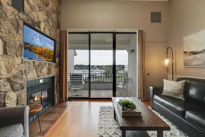 Image de Lake Charlevoix from Every Room | Downtown Charlevoix | Pool, Hot Tub, Sauna