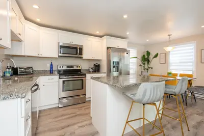 Image de 3 bedroom condo nestled in Historic fishing village - dog friendly