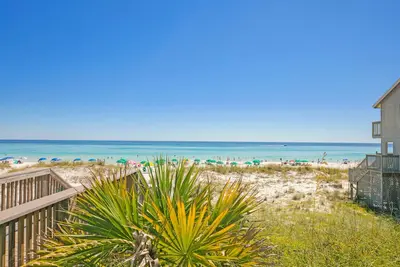 Image de New Owner, Newly Remodeled, Steps from the beach