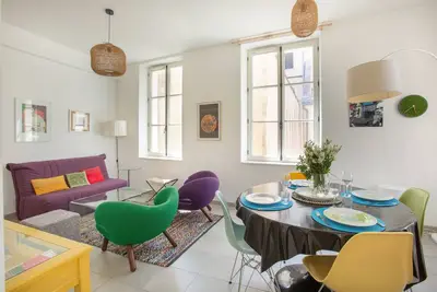 Image de L'Olivier : bel appartement au calme Ă 2 pas du Vieux Port