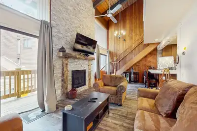 Image de Chic Condo w/Shared Pool, Hot Tub, Dog-Friendly