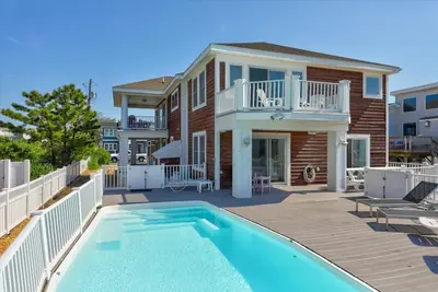 Image de The Sunset House, Bayfront home with many amenities