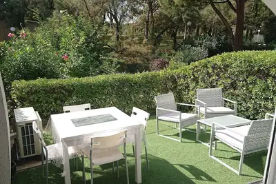 Image de Renovated apartment, on the ground floor, beaches and pine forest nearby