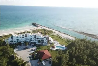 Bahamian Beachfront Paradise, directly on the beach!