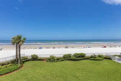 Image de Luxury Premier Oceanfront Condo Unit