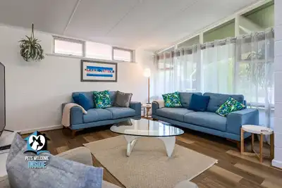 Image de Renovated 3br One Street to the Beach