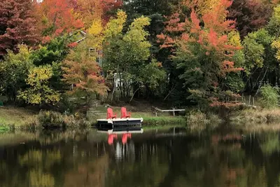 Image de Lake house, in a great place with a private hot tub close to a pool and lake,