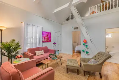 Image de La Puerta Pequena ~ Charming 1 Bedroom, 1 Bathroom w/ Loft in Old Town!