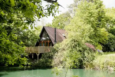 Image de Avalon Waterside Lodge-Cabane-Prestige-Douche-Vue sur Lac