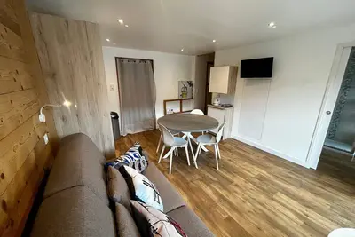 Image de Studio rénové avec coin montagne, balcon Sud, au pied des pistes, 4 pers