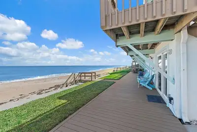 Image de Private Oceanfront Pearmid \"Whales Tail\"
