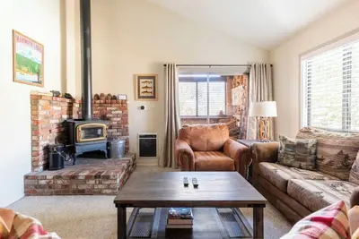 Image de Forest Meadows#8- 3 Bedroom Across From Bowling Alley & great restaurants!
