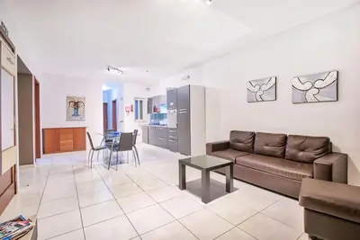 Image de Sliema 2 bedroom private apartment Prime location walking distance seafront