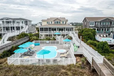 Image de 50% Discount 08/23 - 08/30/2025! Oceanfront Home w/ Heated Pool, 6 Br / 6 Bath, Elevator, Pet Friendly