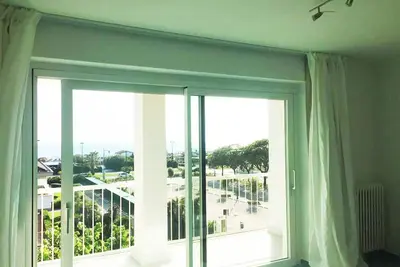 Image de Elegant panoramic penthouse 2 steps from the sea