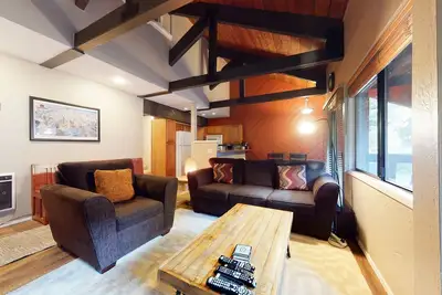 Image de Bigwood 63 Cozy Mountain Home, 1 Car Garage, Close to Eagle Lodge by RedAwning