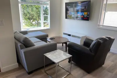 Image de Entire central & spacious home for the family!
