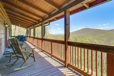 Image de Family Cabin w/ Private Hot Tub & Views in Boone!