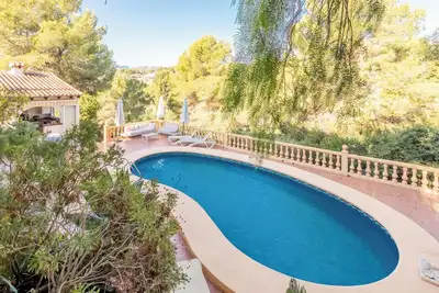 Image de Villa magnifique - Emplacement idéal avec vue sur mer, piscine et Wi-Fi