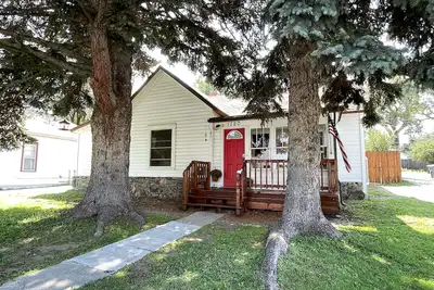 Image de Red Door Retreat- great location close to downtown Cody, pet friendly
