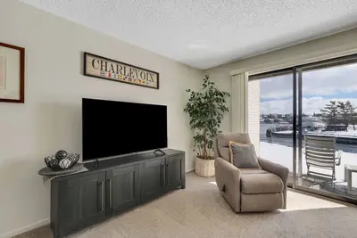 Image de Beautiful Charlevoix Condo #118c at Edgewater Inn | Pool, Hot Tub, Sauna